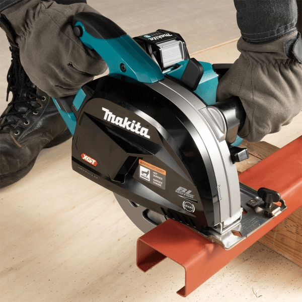Makita CS002GZ 40V Cordless Metal Cutter 7-1/4 Makita CS002GZ 40V Cordless Metal Cutter 7-1/4